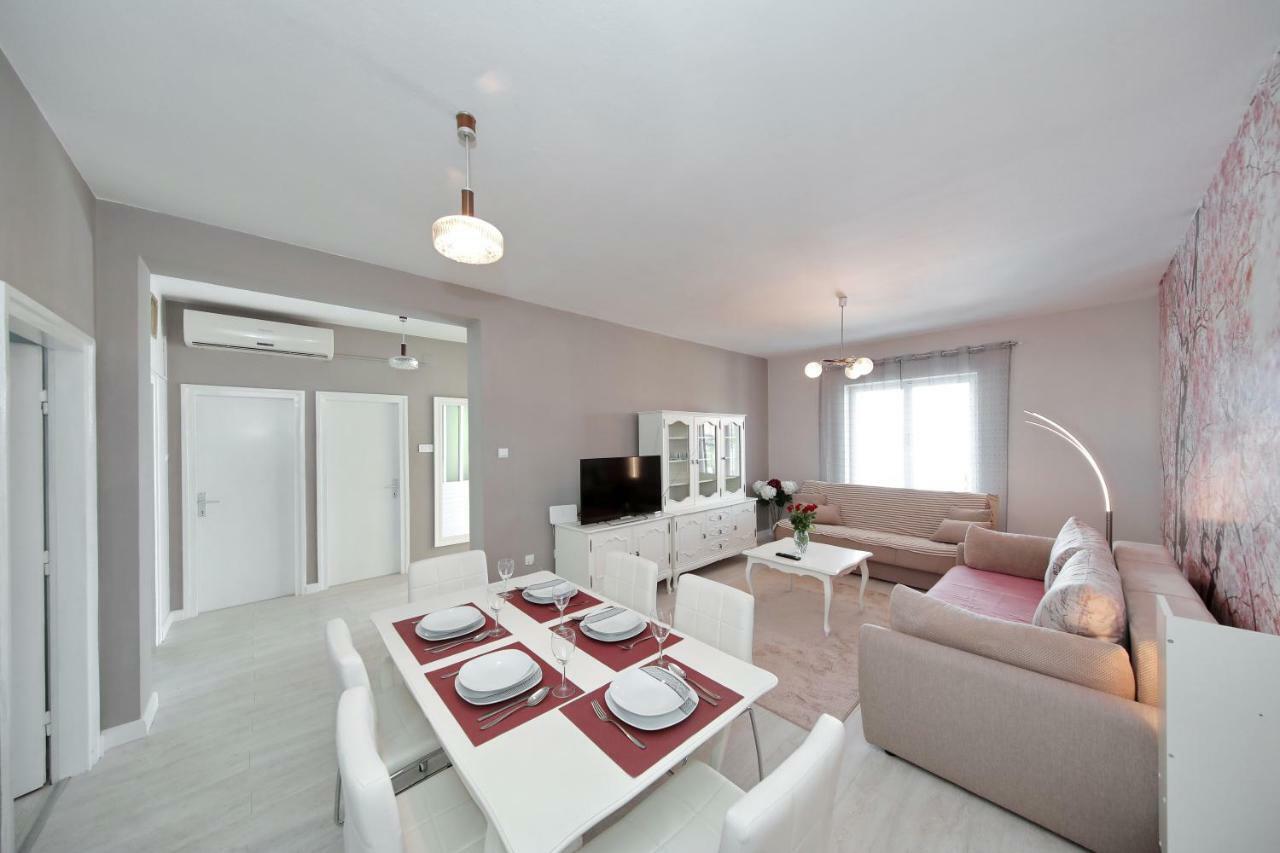 Hacienda Mia With Pool And Yacuzzi, Free Parking Villa Zadar Buitenkant foto